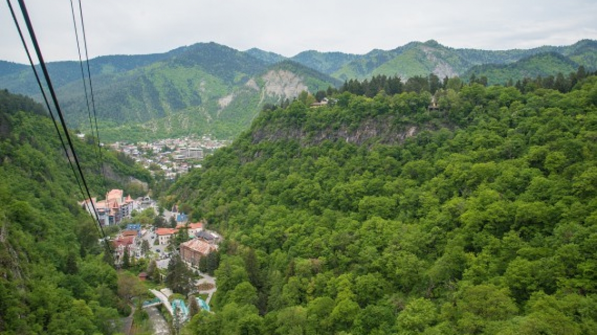 Боржомское ущелье с высоты полёта птицы. Фото: 2r.ru