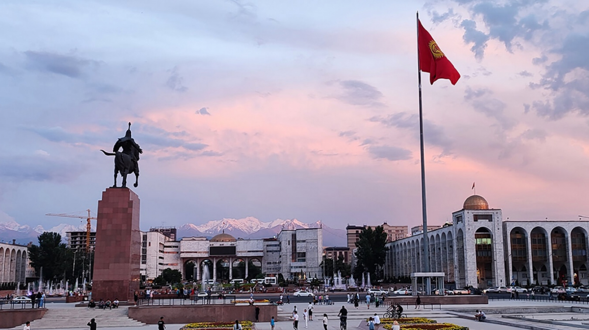 Площадь Ала-Тоо. Фото Анатолия Жидкова