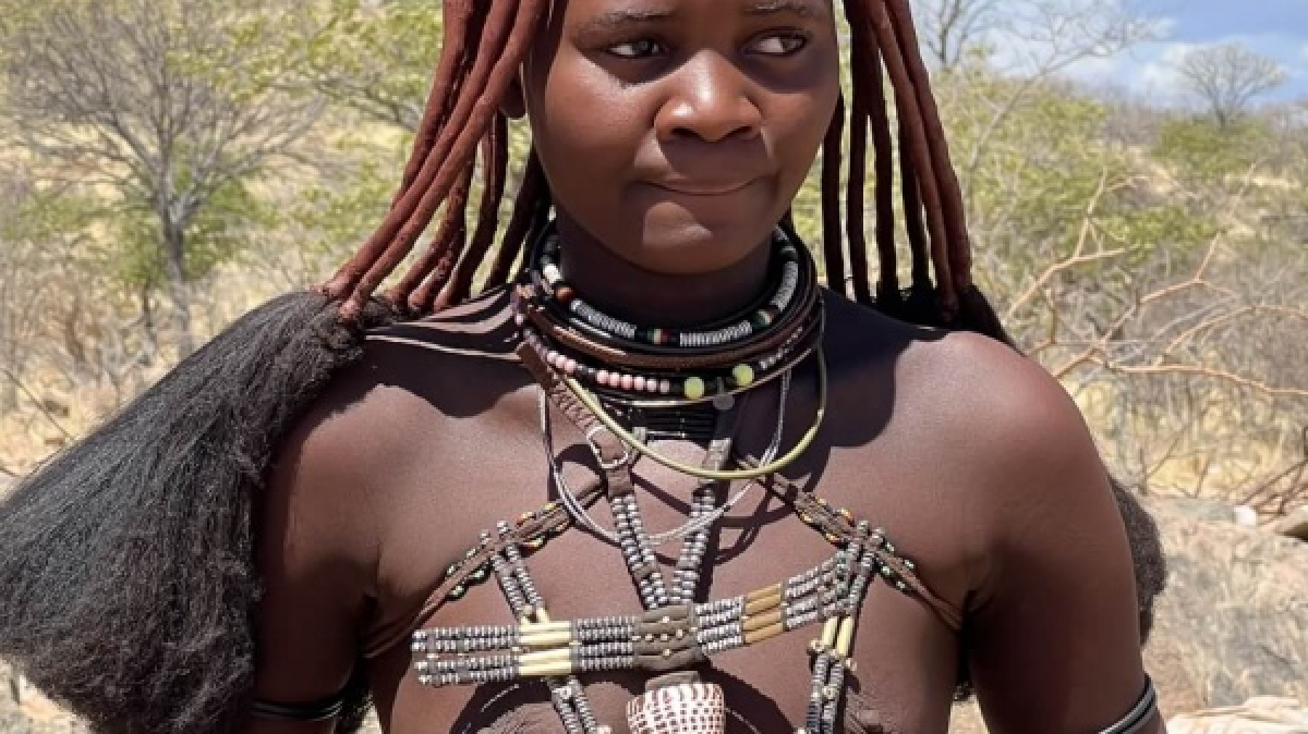 Девушка племени Химба. Фото: наш гид Алексей Шорец