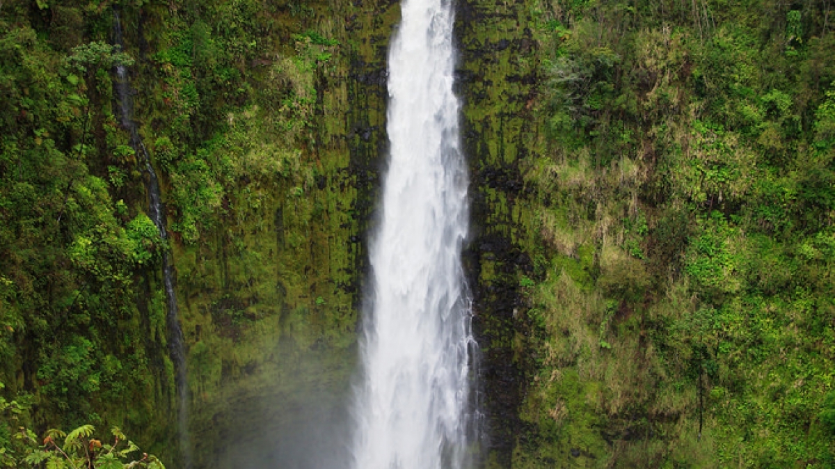 Водопад Акака, автор: kanu101. Источник: visualhunt.com 