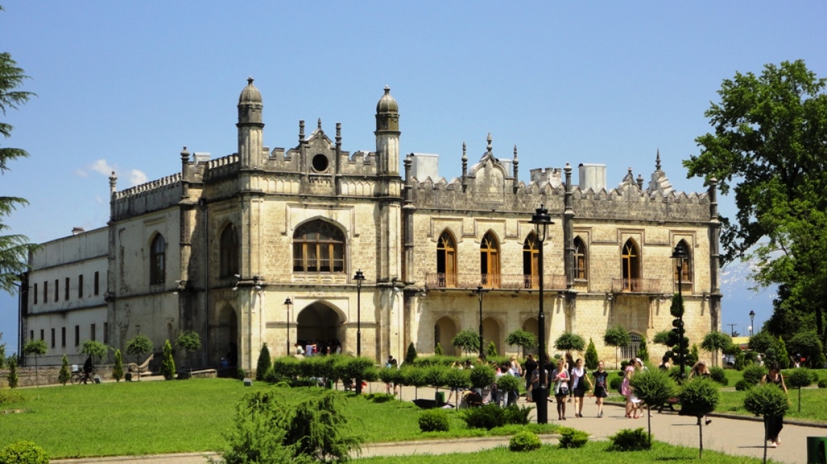 Дворец Дадиани. Фото нашего гида Ирины Пряничниковой.